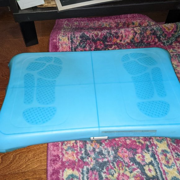 Wii Bundle - Picture 2 of 9